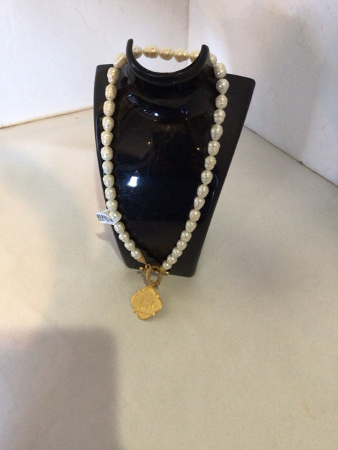 White Pearls Necklace