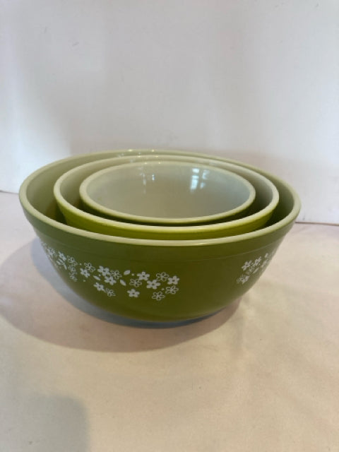 Pyrex Vintage Set of 3 Green Glass Nesting Bowl Set