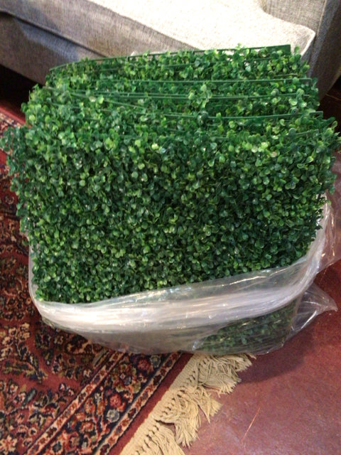 Set of 10 Plastic Outdoor/Outside Green Wall Decoration Art