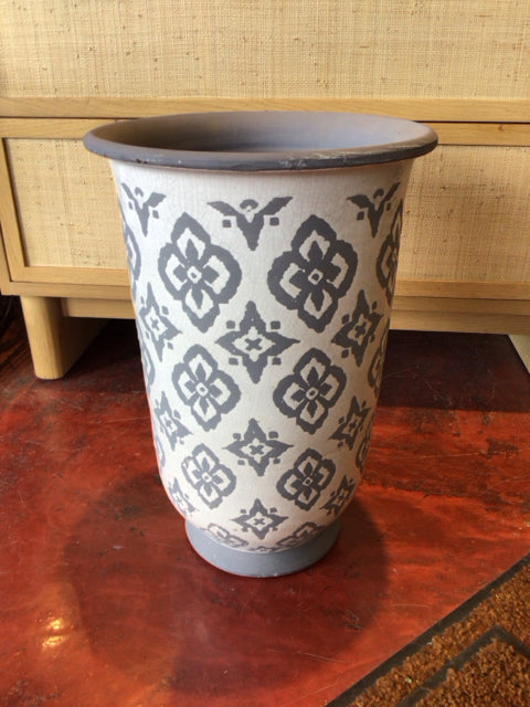 Outdoor/Outside Gray/White Ceramic Planter