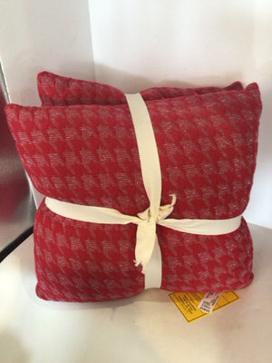 Aphorism Pair Red Houndstooth Pillow Set