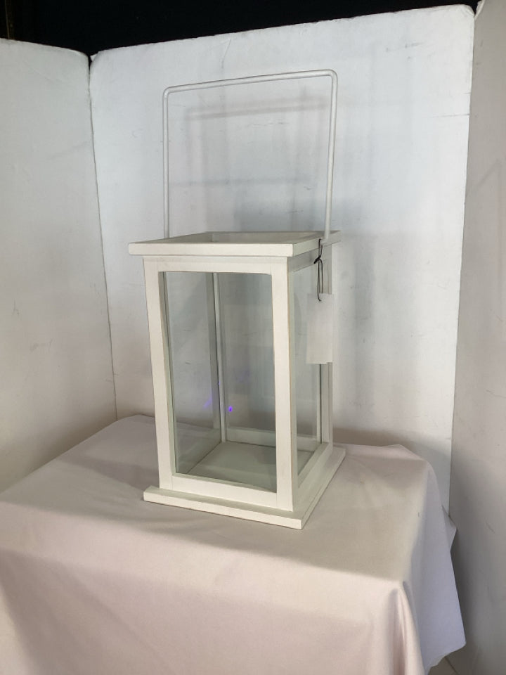 Candleholder White Wood Lantern