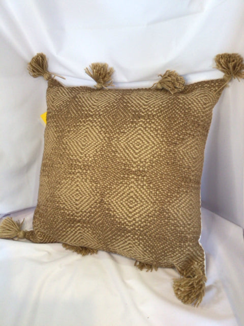 Foreside White/Natural Seagrass Pillow