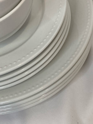 Bed Bath & Beyond Classic White Porcelain Beaded Set of 4 Dinnerware