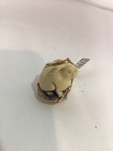 Cream Bunny Ring