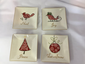 222 Fifth Plate set White/Red Ceramic Christmas Set of 4 Holiday Item