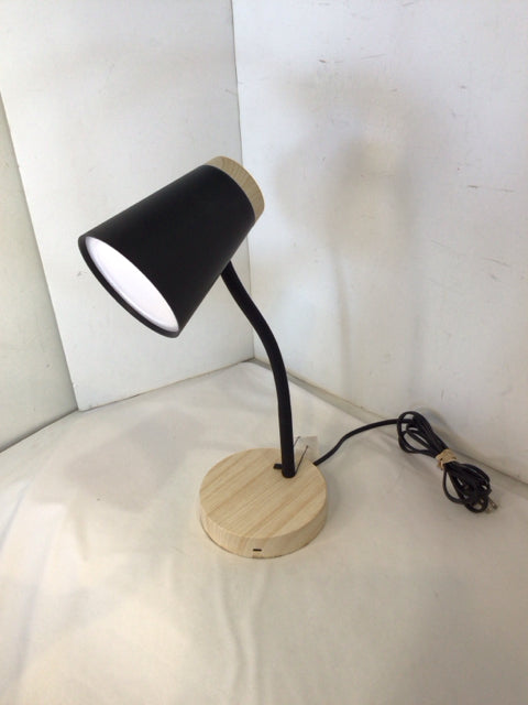 Black/Tan Metal/Wood Desk Lamp