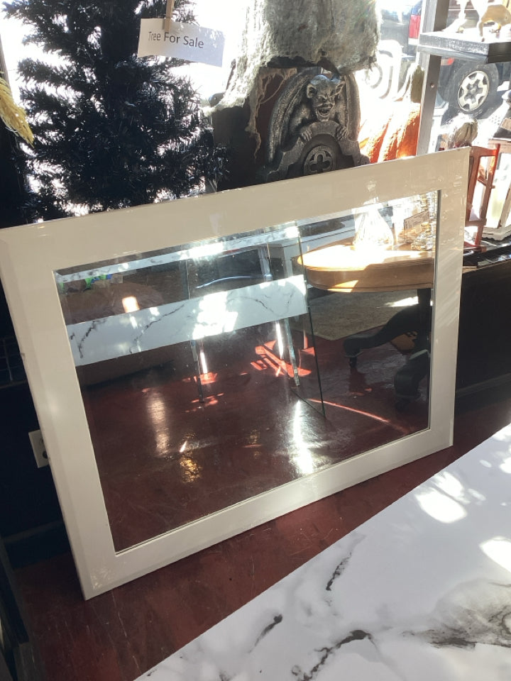 White Mirror
