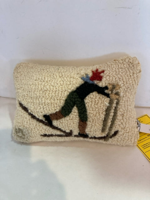 Chandler4 Corners Christmas Cream/Green Wool Pillow Sking Holiday Item