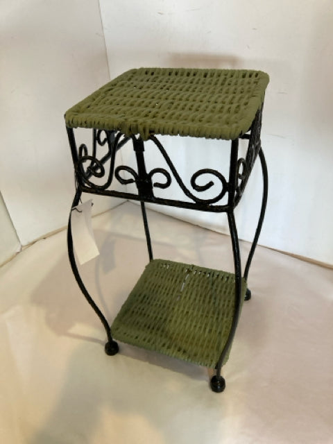 Side Metal/Wicker Tiered Green/Black Table