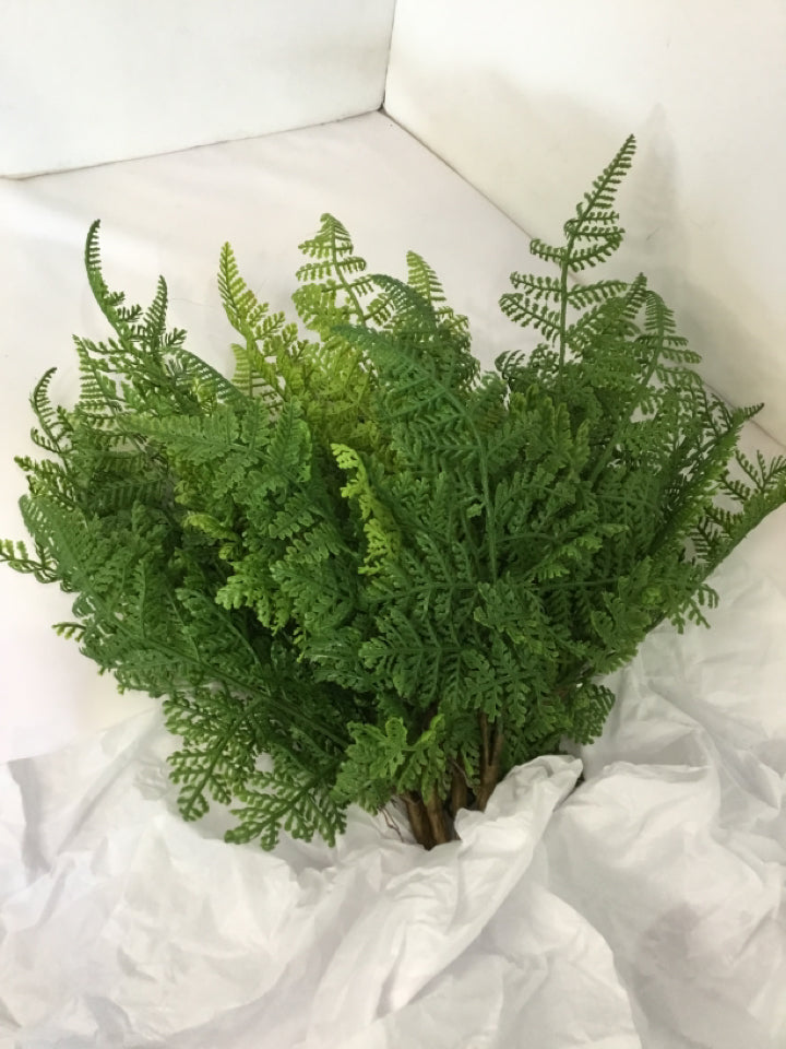 Set of 4 Green Plastic Fern Faux Plant