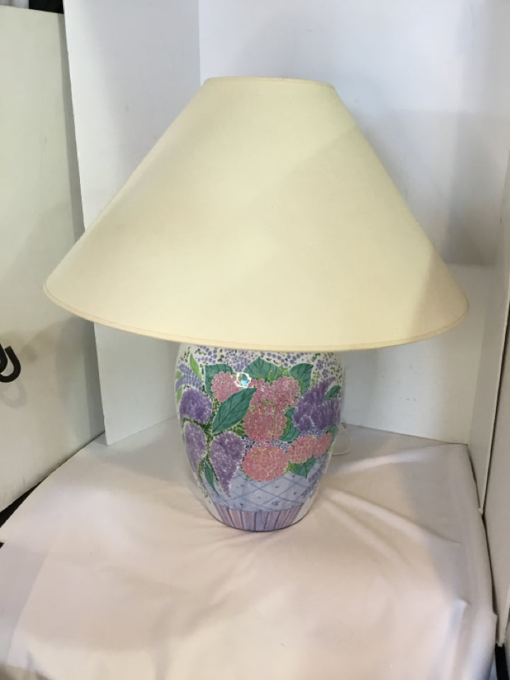Les Hurets White Ceramic Floral Lamp