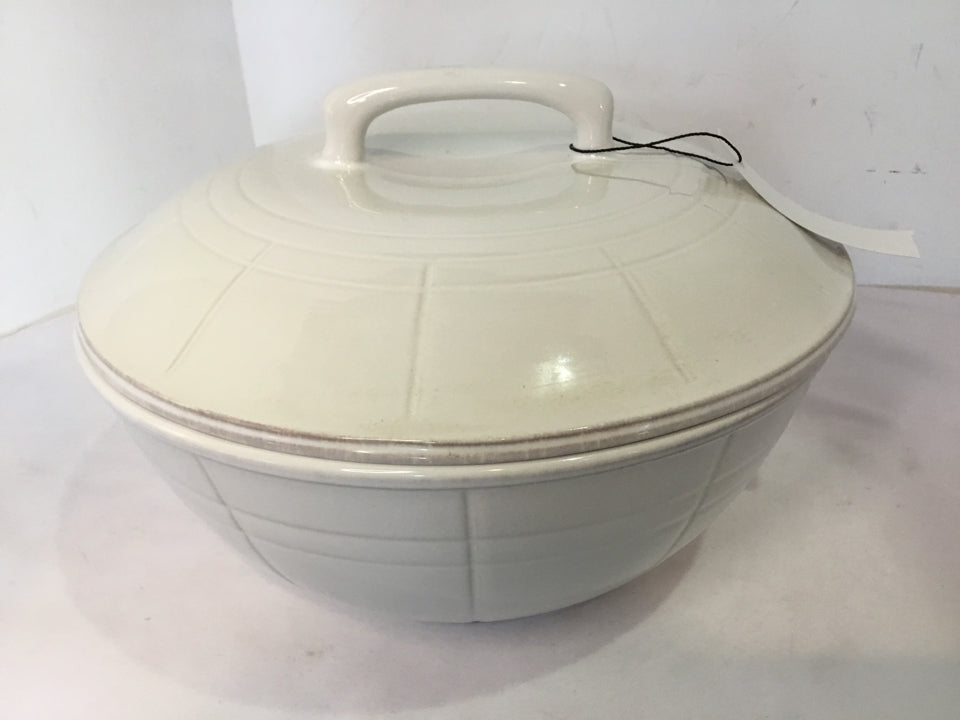 Country Living Lidded White Ceramic Casseroles Bowl