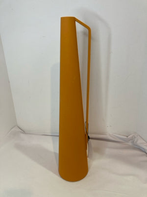 2Modern Modern Metal Vase B92ZT3D3