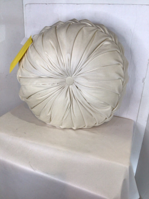 Round Cream Velvet Pleated Pillow