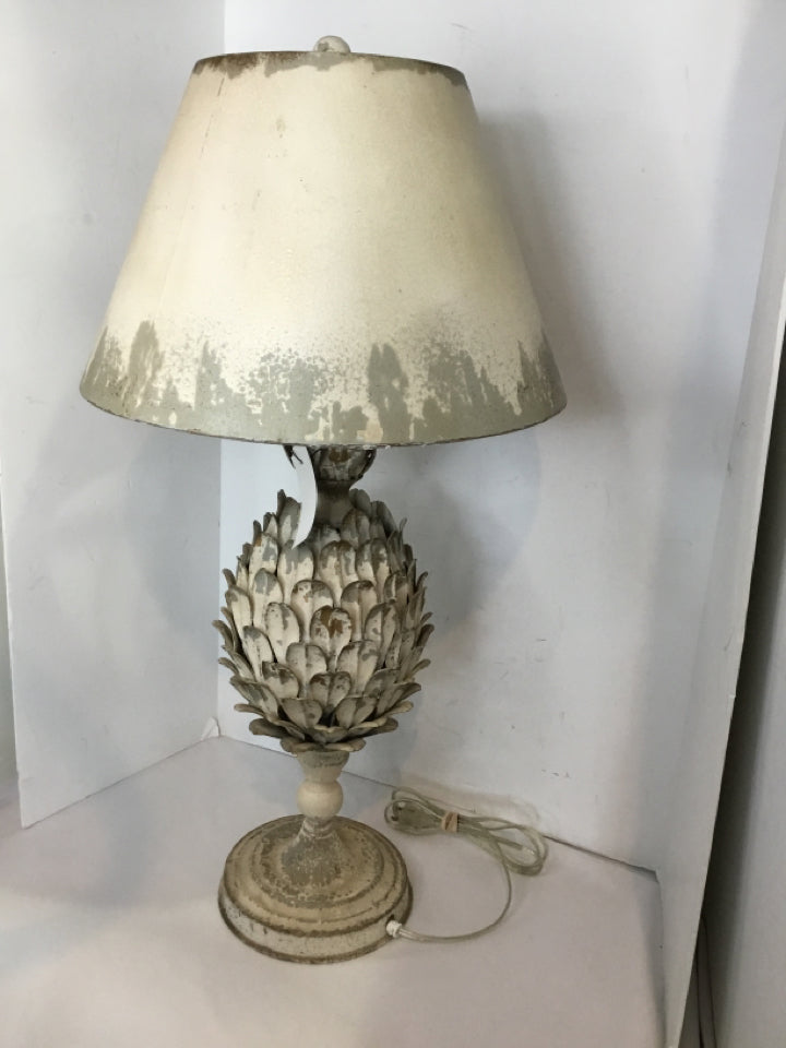 Cinnabar Cream/Gray Metal Pineapple Lamp