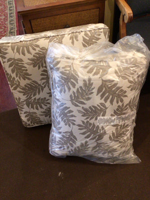 Frontgate 2 Piece White/Tan NEW Leaf Cushion