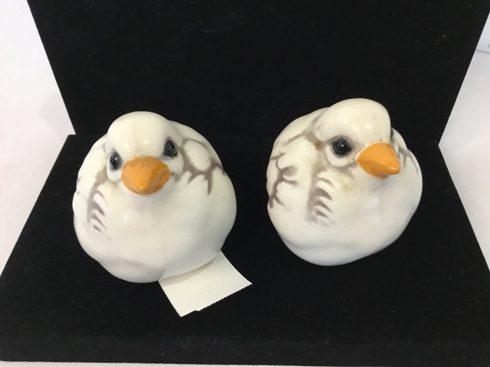 Pair White/Gray Ceramic Birds Figurine