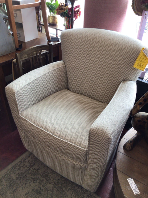 Swivel Herringbone Tan/White Chair