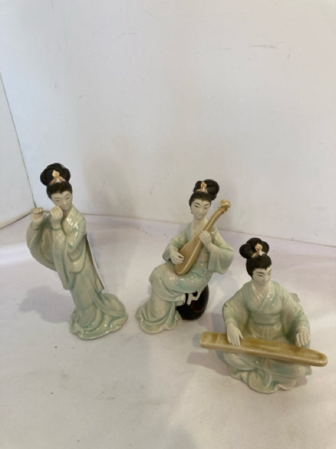 Oriental Bleached Set of 3 Woman Figurine