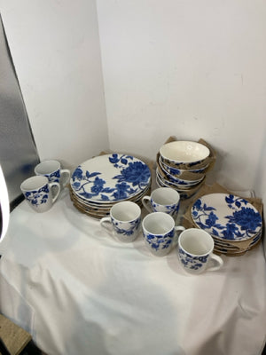 Royal Norwolk 6 Blue/White Ceramic Floral Dish Set