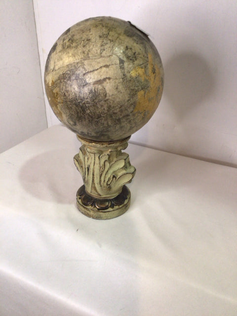 Ball Neutral Stand 2 piece Decoration