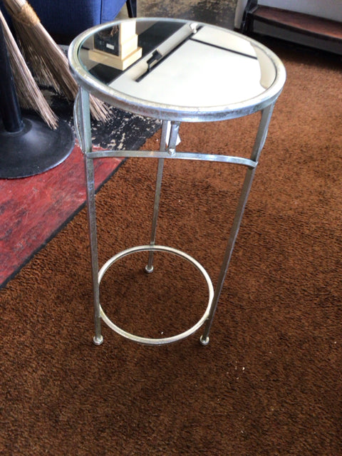Silver Metal Mirror Top Plant Stand