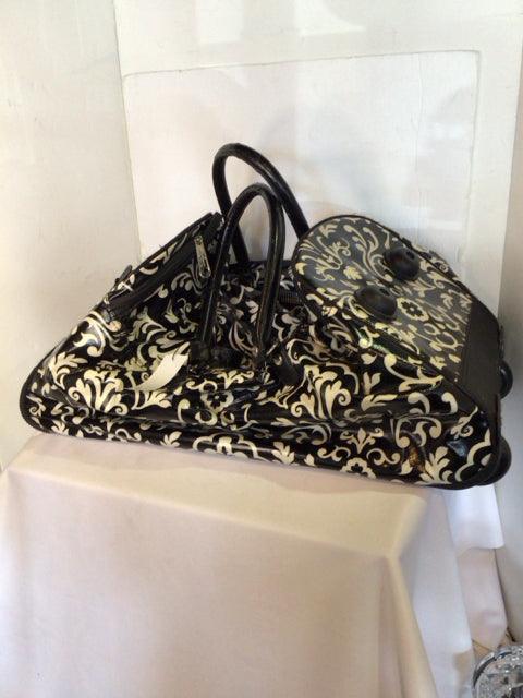 Thirty One Black/White Duffle Luggage