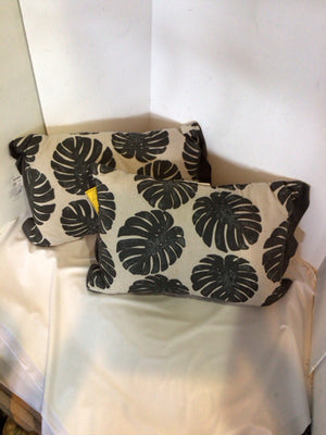 Pair White/Gray Cotton Leaves Pillow Set