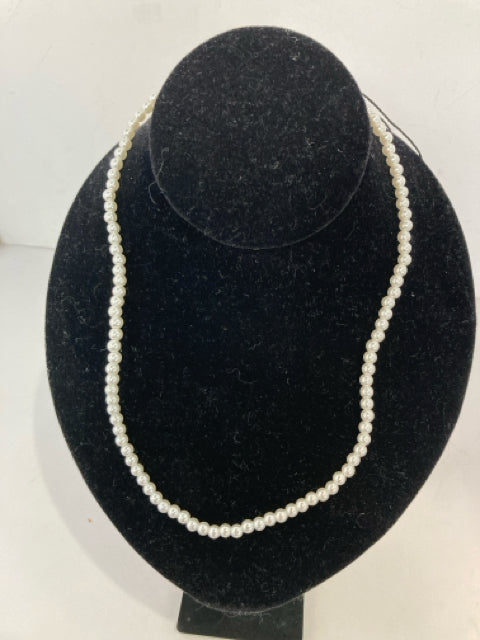 White Pearls Necklace