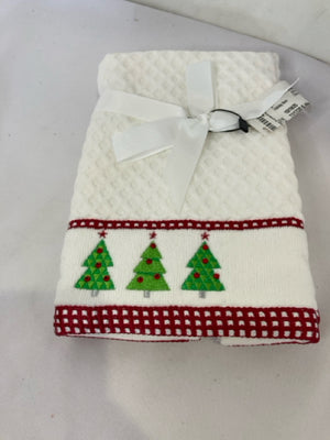 Christmas White/Red Cotton Hand Towel Pair Holiday Item