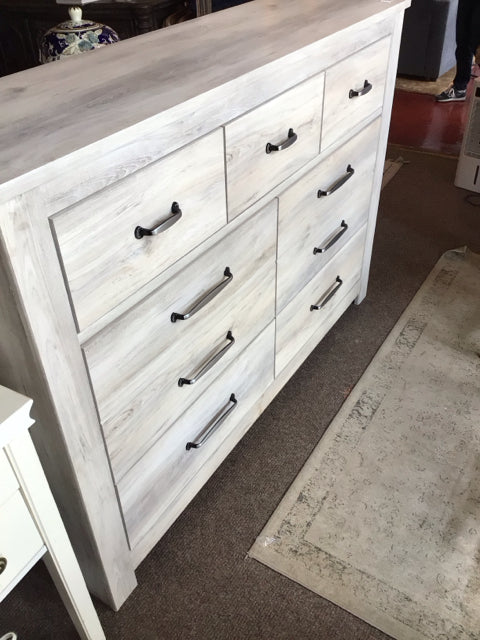 Ashley Wood 7 Drawer White Washed Dresser/Chest