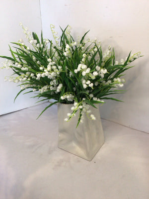 Green/White In Vase Faux Flowers