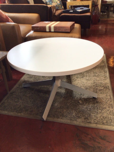 Knoll Coffee Laminate White Table