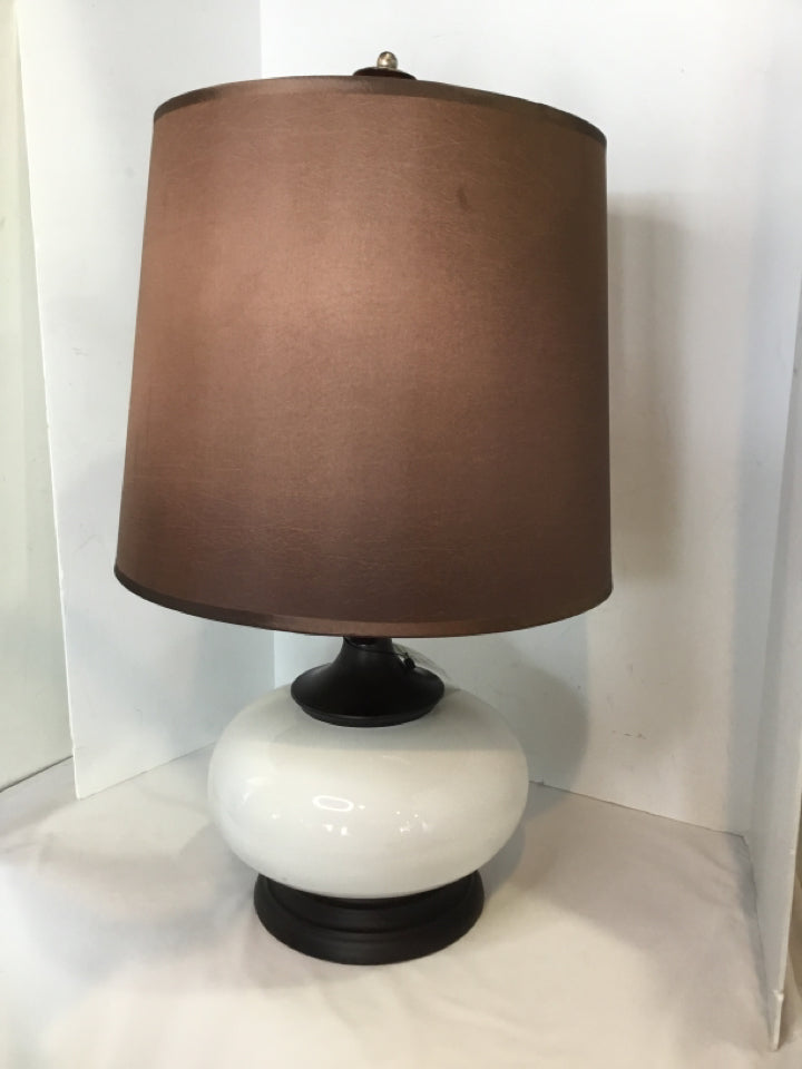 White/Brown Ceramic Crackle Lamp