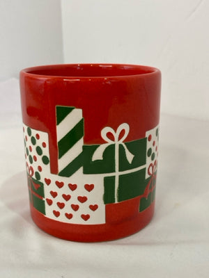 Waechtersbach Vintage Red/Green Ceramic Mug Packages Holiday Item