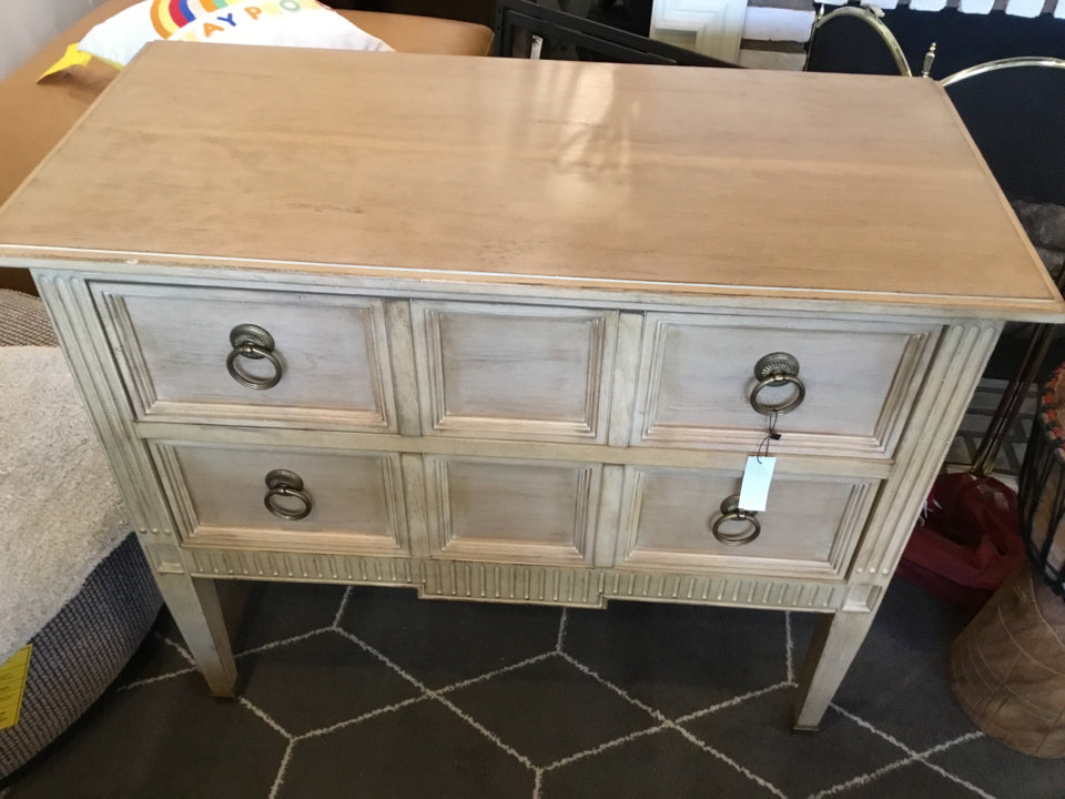 Sherrill Drawer Wood Cream Chest/Dresser