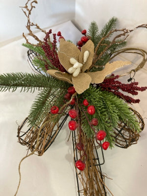 Wall Decoration Brown/Red Grapevine Holiday Item