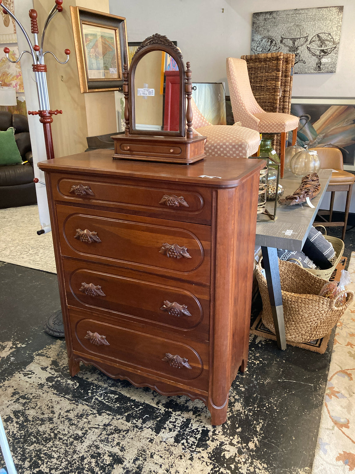 Davis Cabinet Co. w/Mirror Brown Dresser/Chest