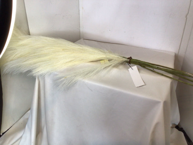 Set of 6 White Faux Feathers Pampas Grass Faux Flowers