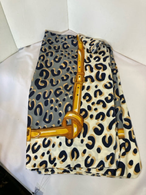 Polyester Gray/White Scarf