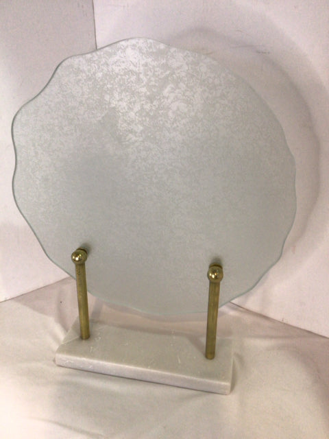 Frosted Glass On Stand Plate