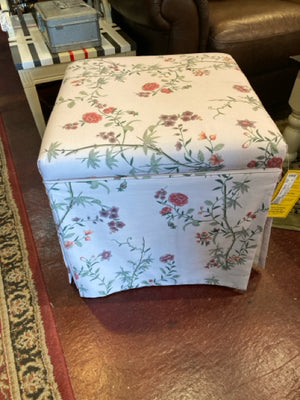 Havenly Cream/Multi Floral FootStool/Ottoman B5ZVRHZD