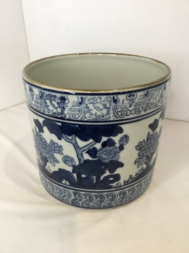 Oriental White/Blue Stoneware Planter