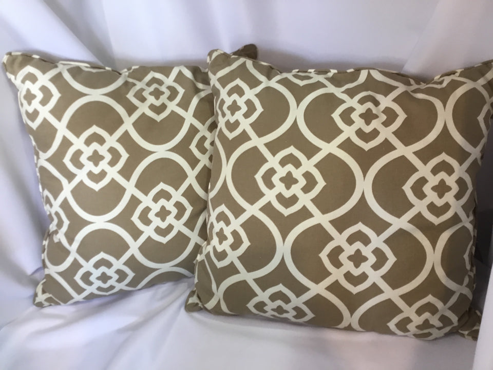 Pair Brown/White Print Pillow Set