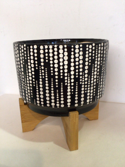 Black/White Ceramic W/Stand Planter