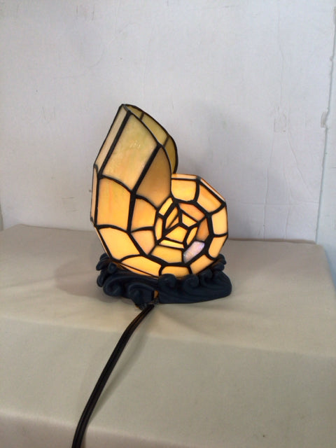 Electric Cream Glass Shell Lamp