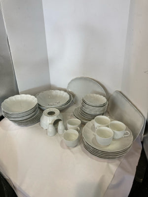 Kaiser White China Dish Set