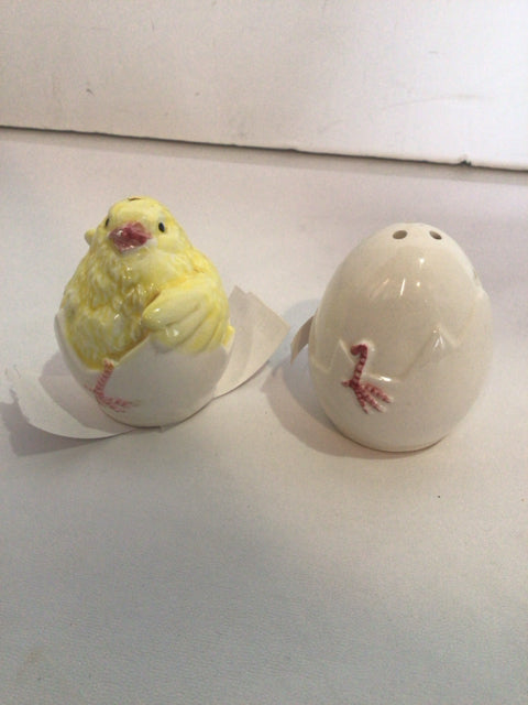 Easter White/Yellow Ceramic Egg Salt & Pepper