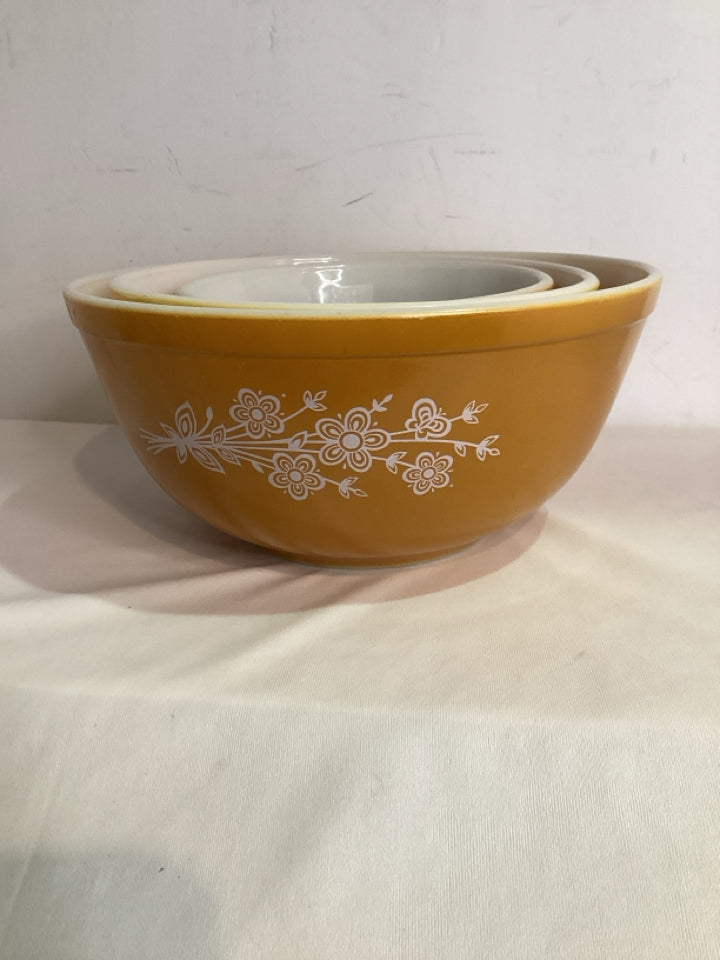 Pyrex Set of 3 Gold Glass Bowl Set